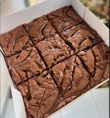 SALTED CARAMEL BROWNIES