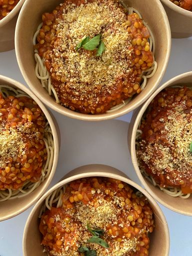 Spaghetti with lentil bolognese 