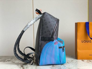  LOUIS VUITTON x YK Discovery Backpack