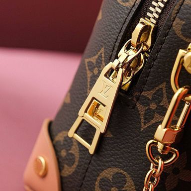  LOUIS VUITTON Petite Malle Souple bag