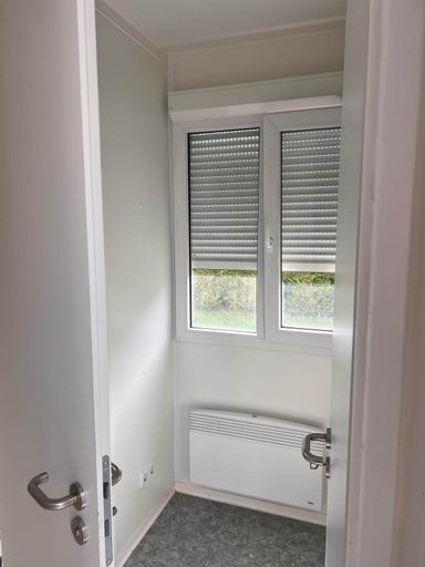 CONTENEUR PORTER AVEC WC, ENVIRON 15 M²