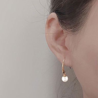 Simple and high-end pearl French retro ear hooks