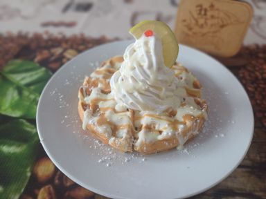 WAFFLE LEMON MERINGUE