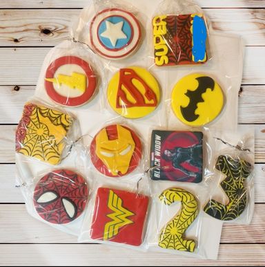 Super heroes 12 cookies 