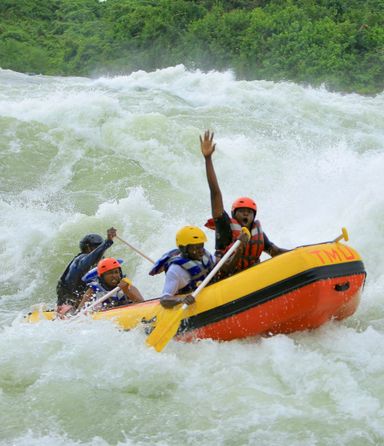 White rafting on the nile 