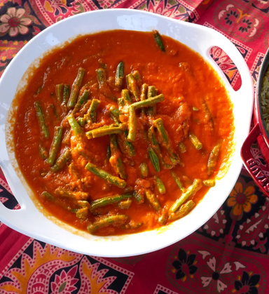 Green Beans in Tomato Sauce - فاصوليا خضراء بصلصة الطماطم