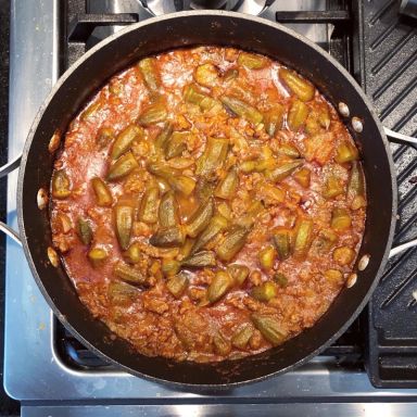 Extra Small Okra in Tomato Sauce - بامية بصلصة الطماطم