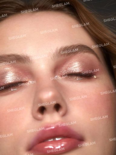 SHEGLAM Gleam Chaser Eyeshadow Topper - Just Glazed