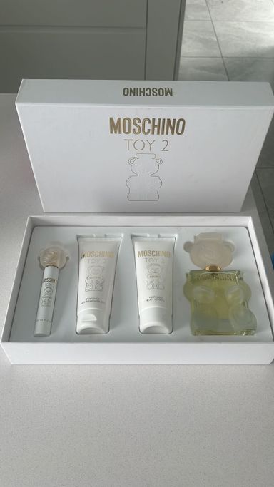 MOSCHINO Toy 2 GiftSet (Classic)