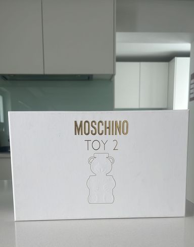 MOSCHINO Toy 2 GiftSet (Classic)