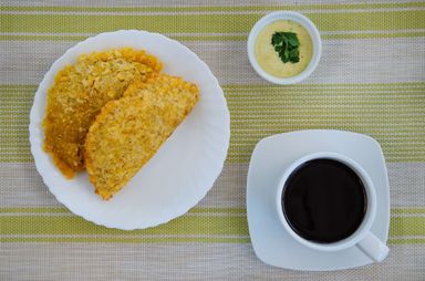 EMPANADA DE VERDE+CAFÉ+HUEVO+JUGO