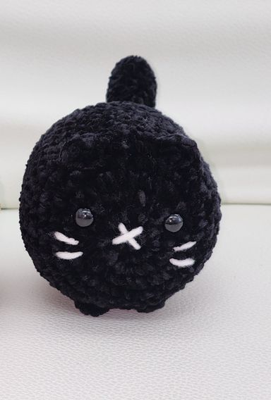 (Black) Mini crochet cat