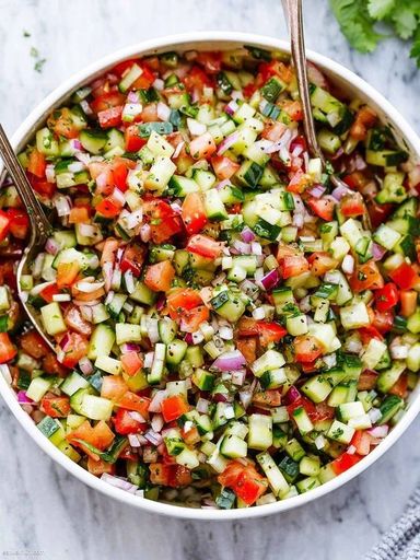 Israeli tomato cucumber salad