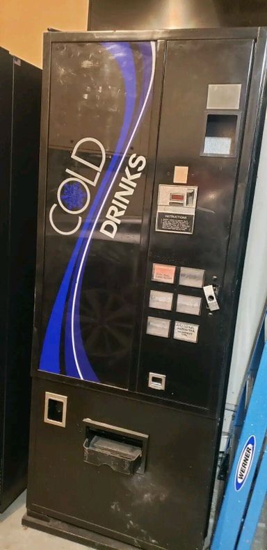 Drinks vending machine