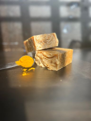 🍀Turmeric,neem, honey and kojic acid bar soap