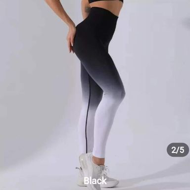 Seamless gradient colors tights 