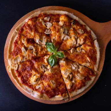 Follo Ai Funghi Pizza