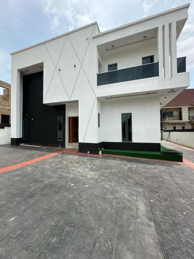 NEW LISTING   4 BEDROOM DETACHED DUPLEX FOR SALE  LOCATION  📍Centenary (Enugu Golf City), Enugu  PRICE  💰 ₦140,000,000 ~$95k(95,000) dollars   FEATURES  - All rooms en-suite * Dining Area * POP Ceilings * Fitted Kitchen * Masters Bedroom * Accessible Road * Water Treatment * Gated Estate * Spacious Bedroom * Balcony * ⁠Interlocked Floor