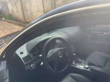 Mercedes-Benz C-300
