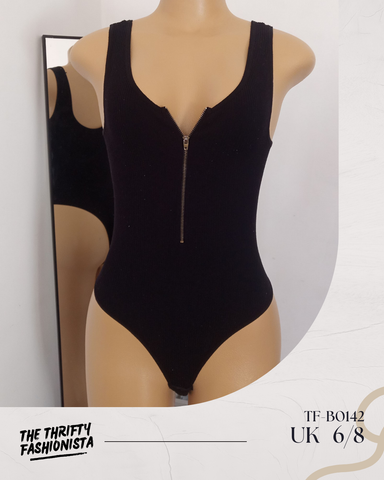 Classic Black  V-neckline Front Zipper Sleeveless Bodysuit