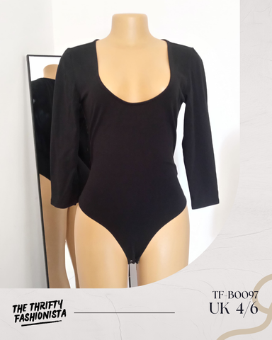 Chic Black Low Neckline Long Sleeve Bodysuit