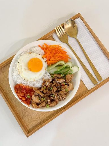 Bulgogi Rice 불고기 덮밥 