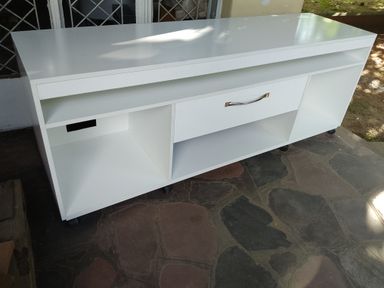 Tv Stand 1.8m x 60cm x 45cm 