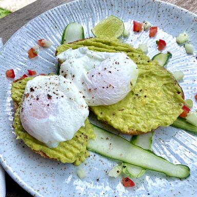 Mash Avo & Poached Egg  