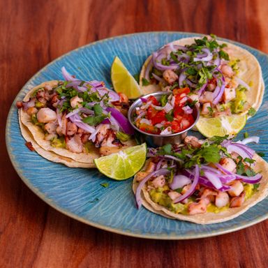 Tacos de Pulpo ajillo 