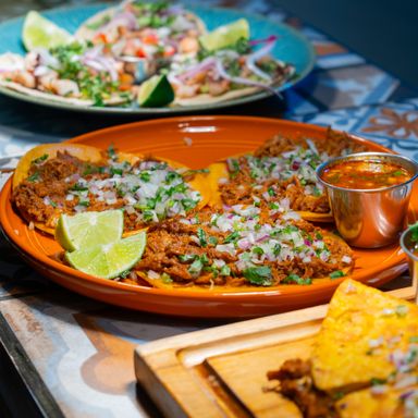 Birria Tacos Clásicos