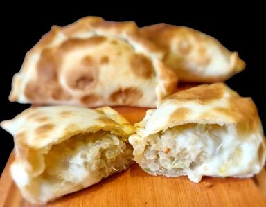 Empanada de Quinoa y Queso de Cabra