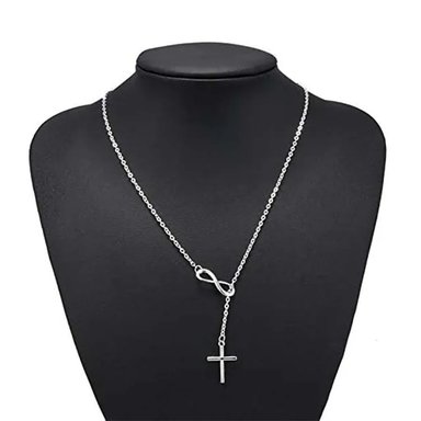 Collier pendentif en forme de croix Infinity