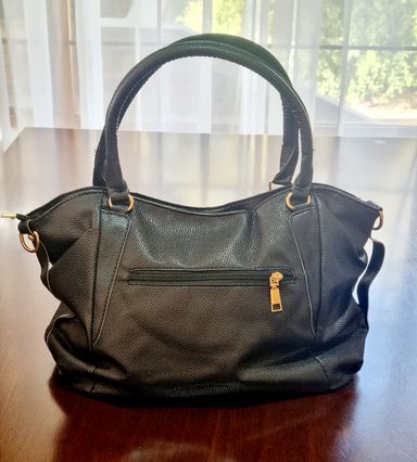 Black spacious handbag 