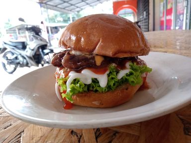 Burger Ayam Biasa