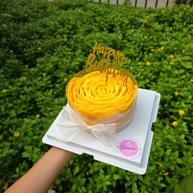 Mango sticky rice cake 