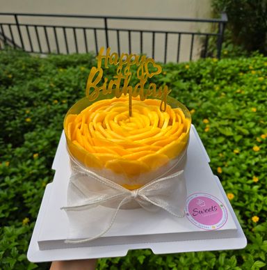 Mango sticky rice cake 