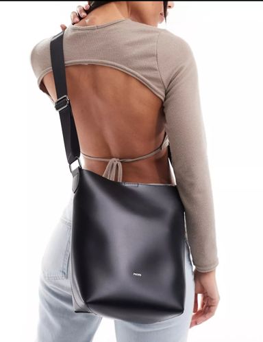 PASQ shoulder bucket bag in black