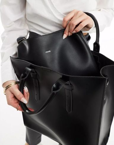 PASQ shoulder bucket bag in black