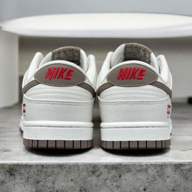 Nike Dunk Low x Supreme