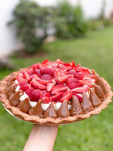 Tarta de frutillas/frutos rojos con base de almendras 18 cm