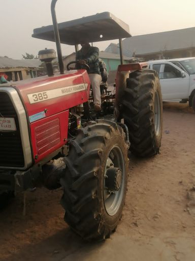 MASSEY FERGUSON TRACTOR 