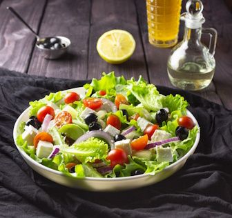 GREEK SALAD سلطة يونانية