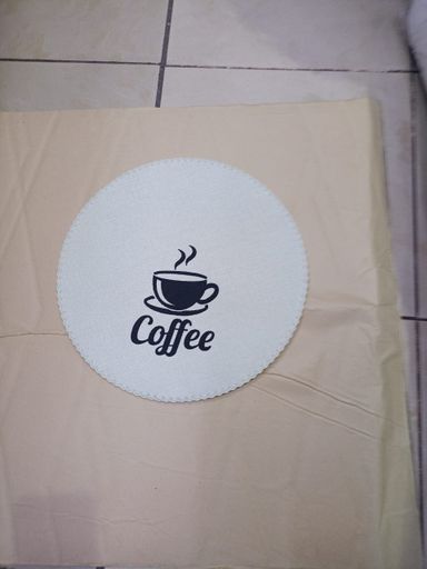 Round table mats