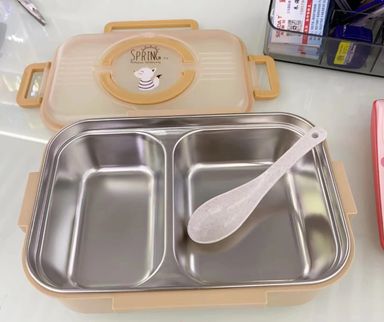 Bento lunch box with 2 compartment and soup container 