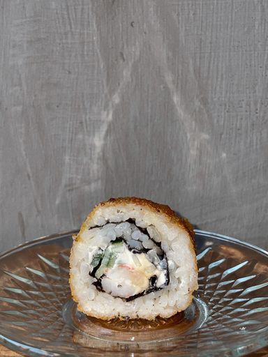 Tempura maki with prawns