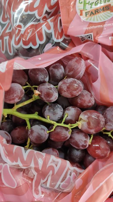 US CANDY HEART RED SL GRAPES