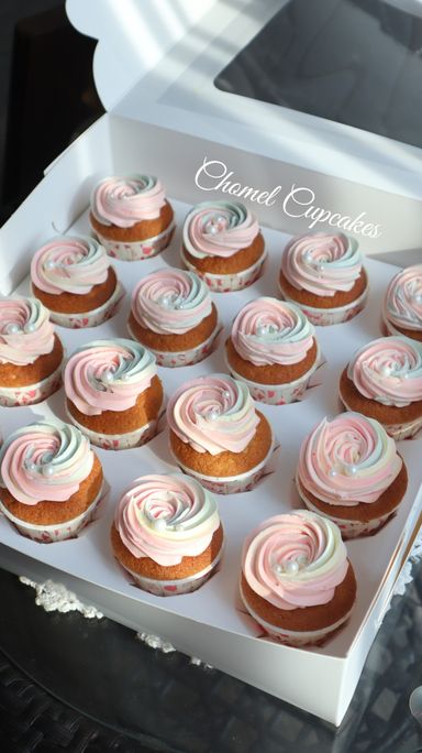 Vanilla Butter Cupcakes with Swiss Meringue Buttercream