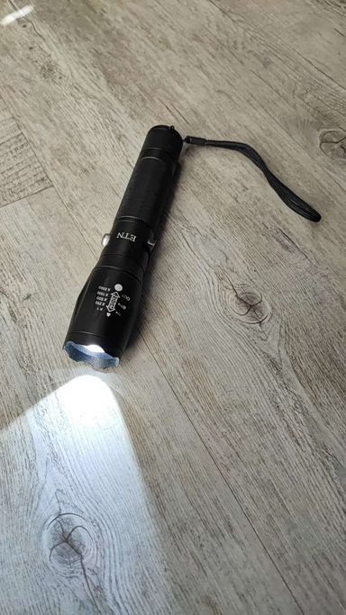 ETN Rechargeable Lithium Adjustable Zoom LED Flashlight