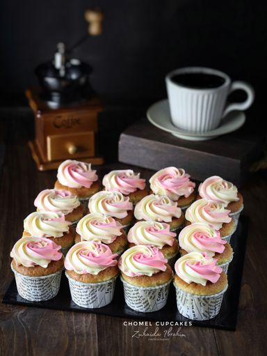 Vanilla Butter Cupcakes with Swiss Meringue Buttercream