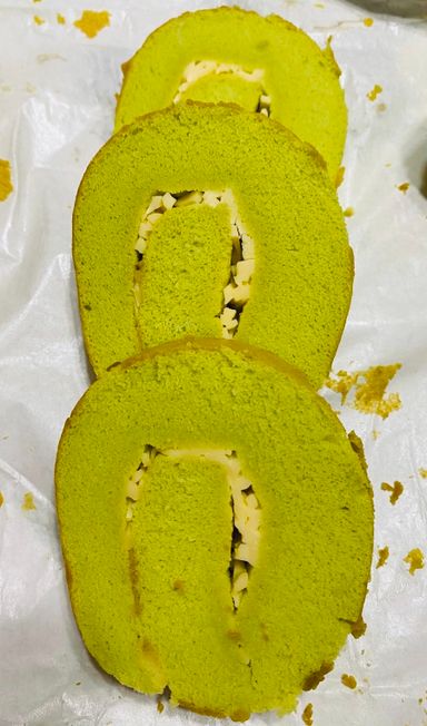 Pandan Cheese Swiss Roll (less sweet) (30cm) 